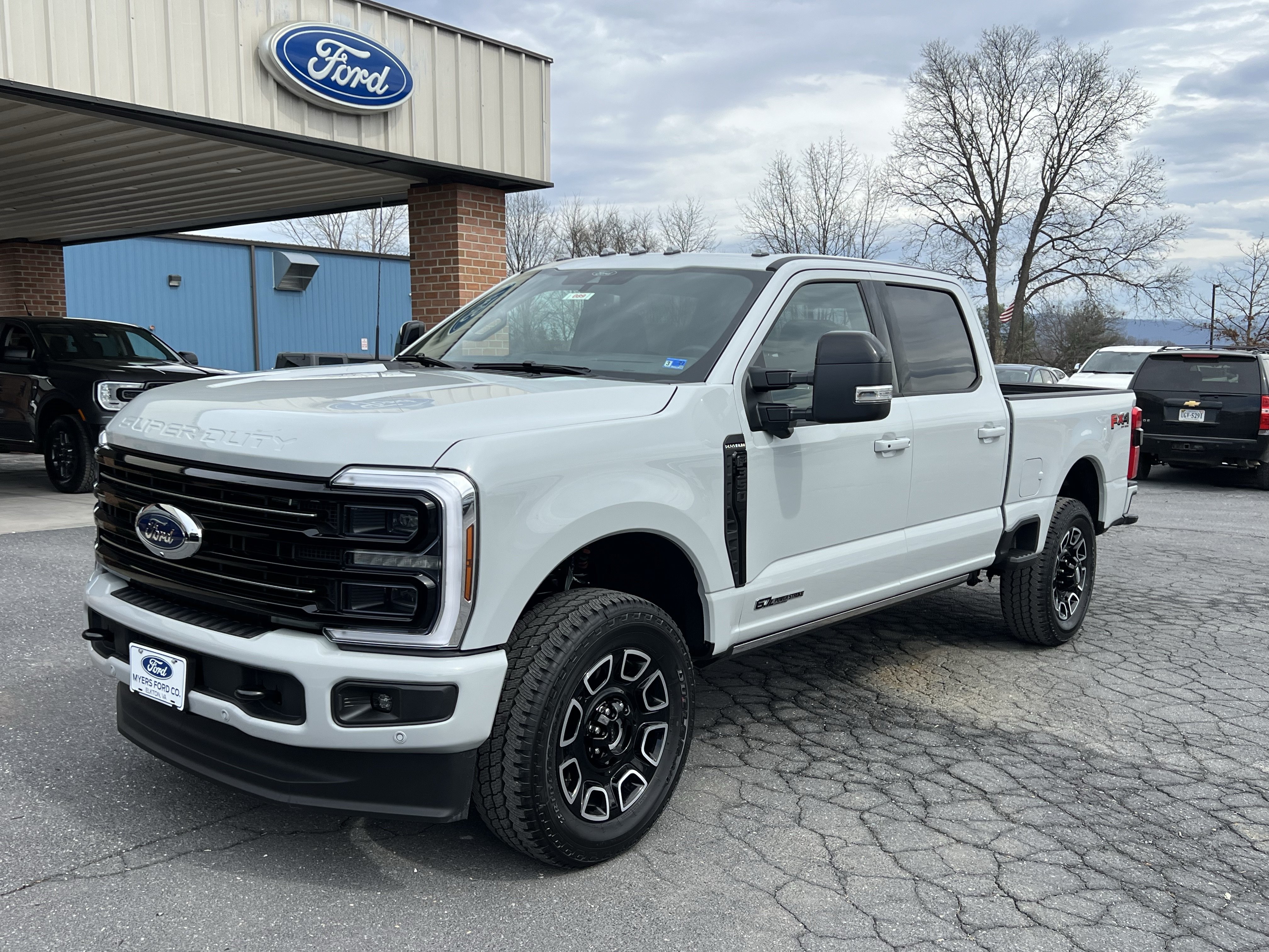 New 2026 Ford F350 Platinum w/ FX4 Off-Road Package AWD/4WD image 2