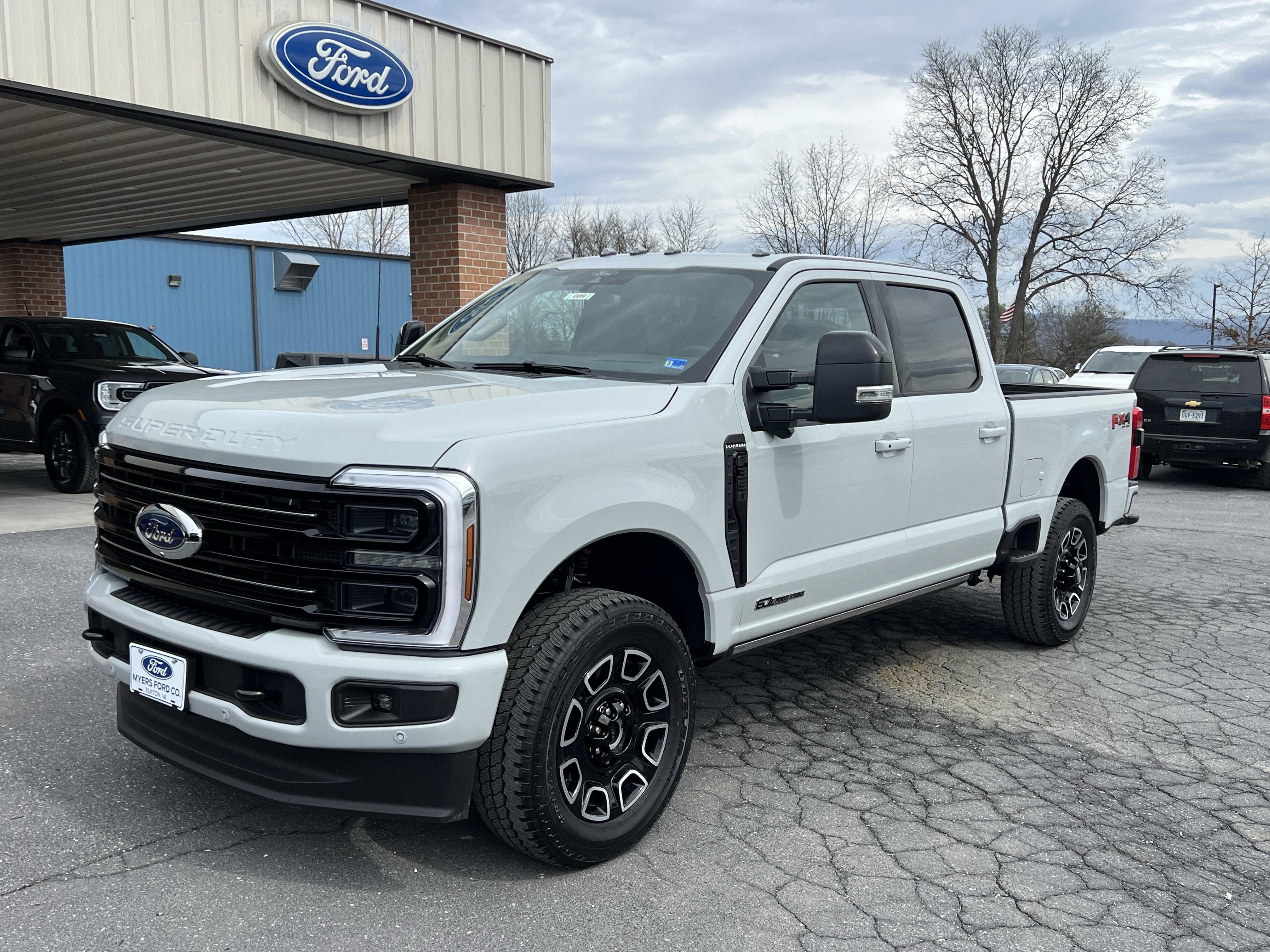 New 2026 Ford F350 Platinum w/ FX4 Off-Road Package AWD/4WD image 2