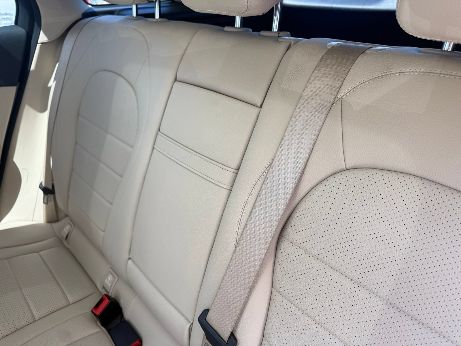 Used 2019 Mercedes-Benz GLC 300 4MATIC image 31