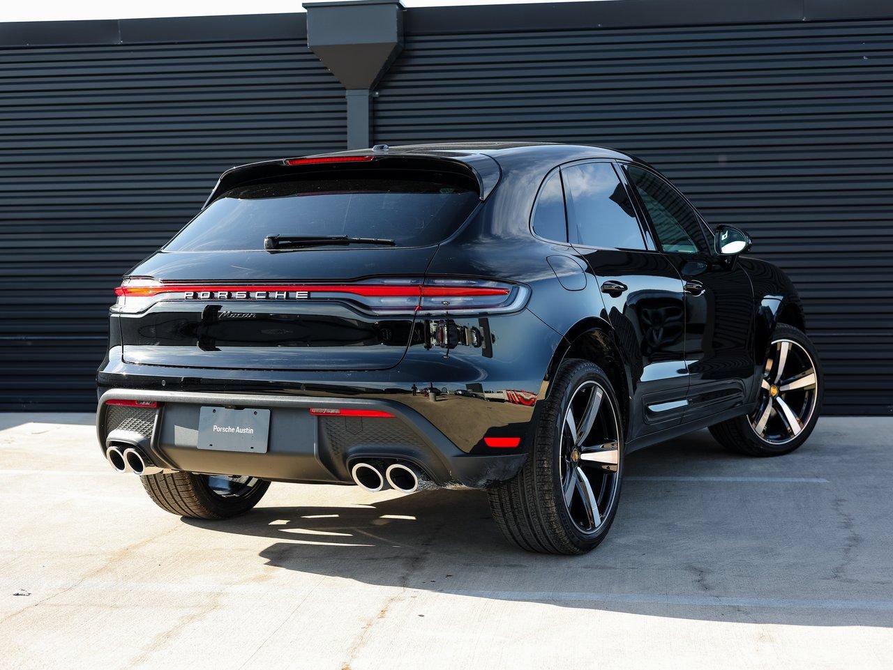 Certified 2026 Porsche Macan AWD/4WD image 7