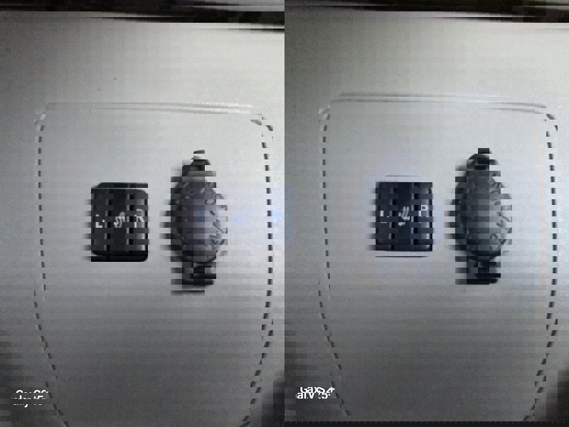 Used 2014 Toyota Prius Four w/ Solar Roof Package FWD image 40