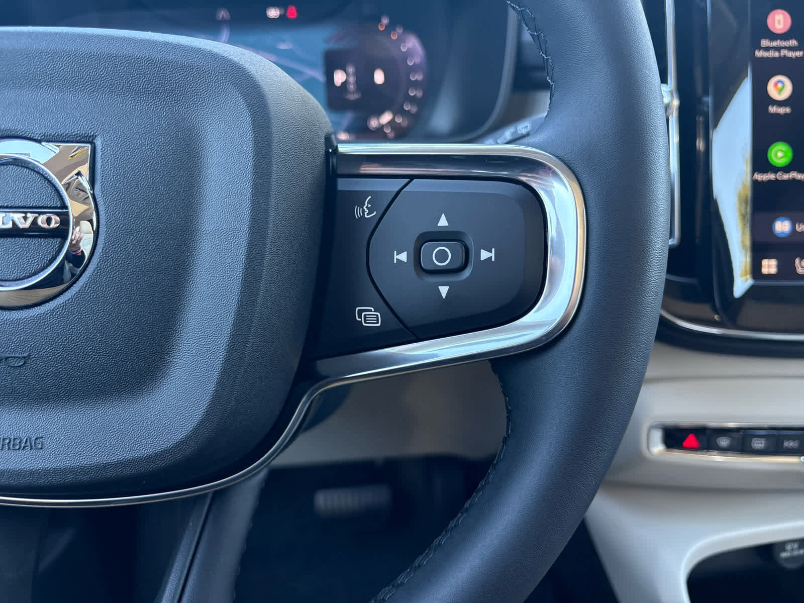 New 2026 Volvo XC40 B5 Ultra w/ Protection Package Premier image 14