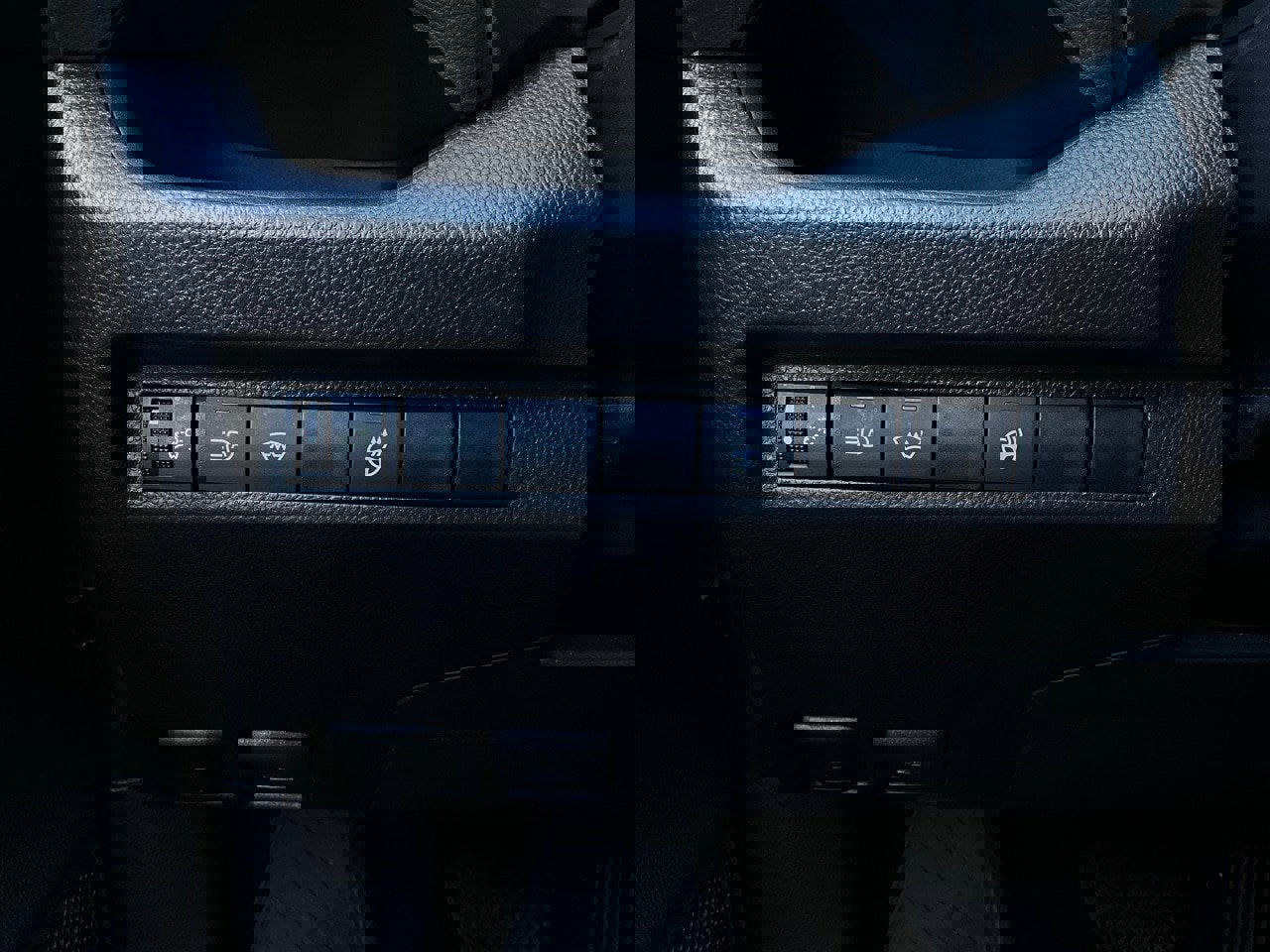 Used 2025 Toyota RAV4 XLE image 22