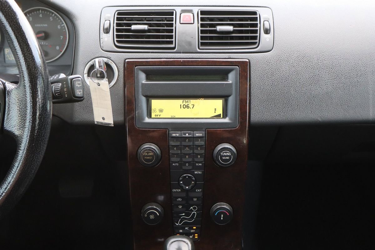 Used 2007 Volvo V50 2.4i image 35