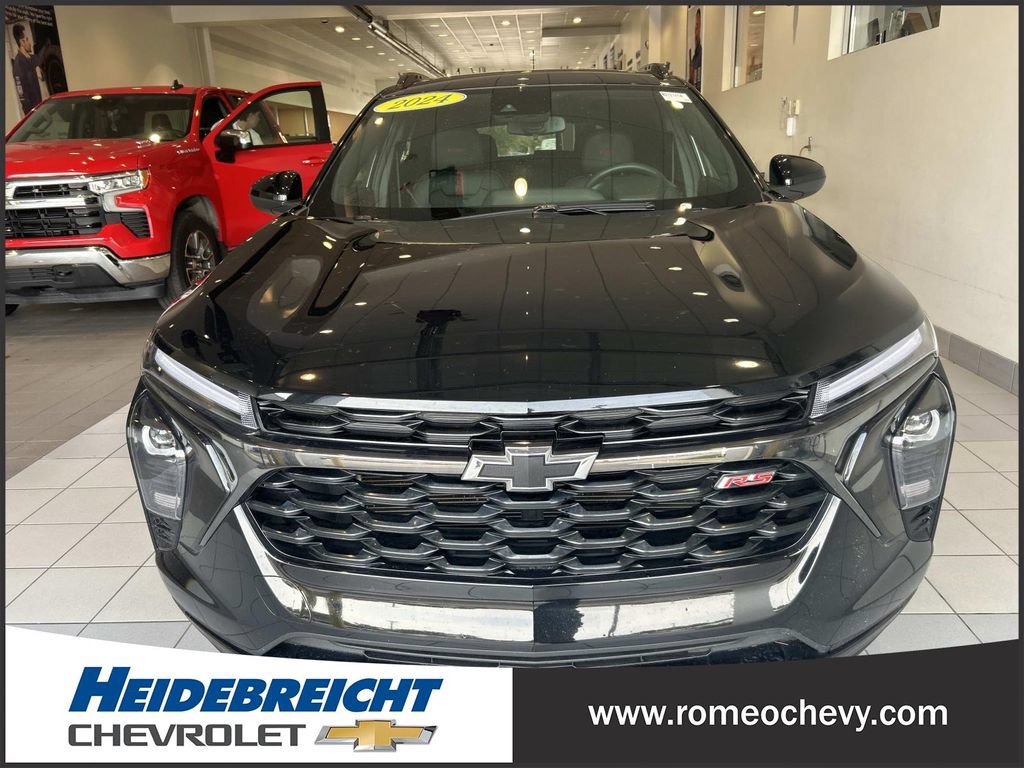 Certified 2024 Chevrolet Trax RS w/ Driver Confidence Package FWD image 36