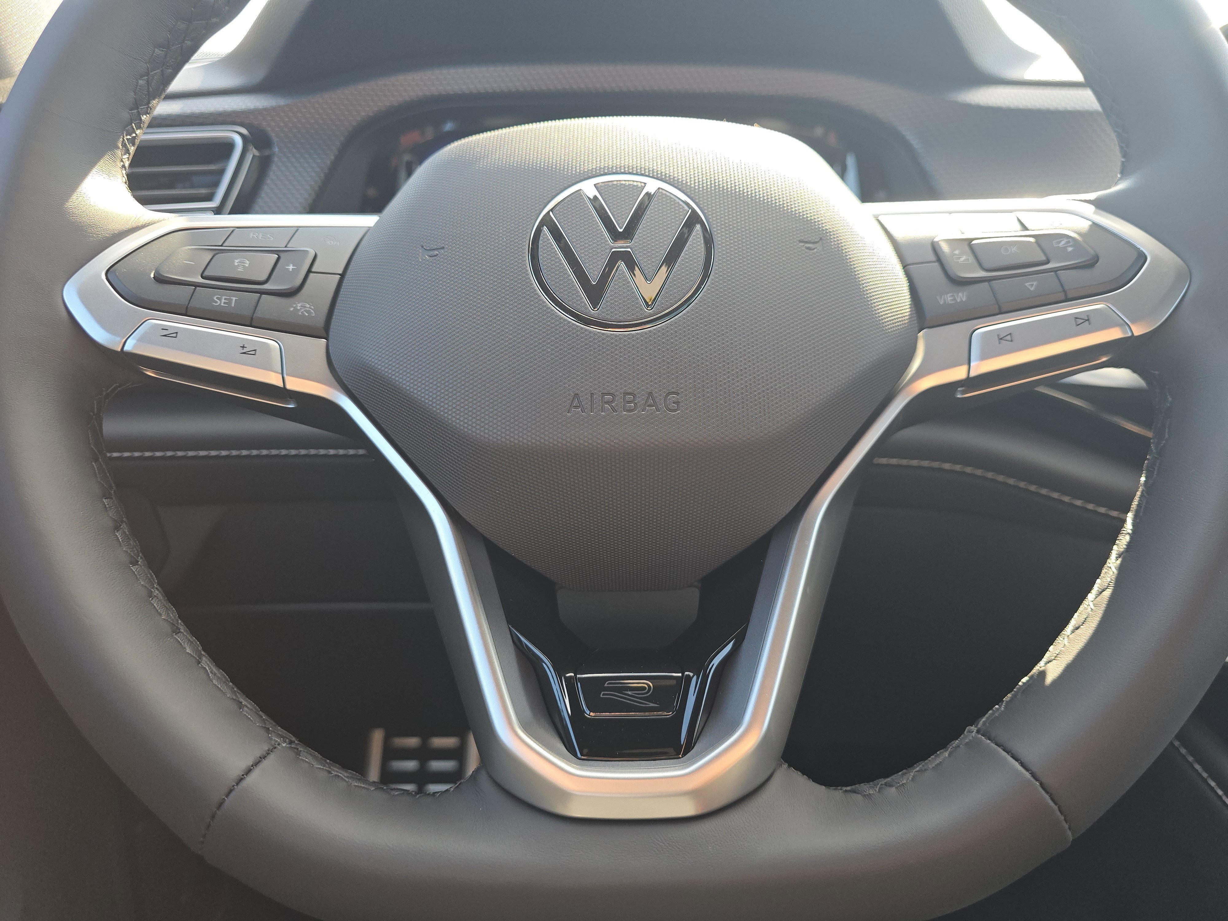 New 2026 Volkswagen Atlas Cross Sport SEL R-Line image 24