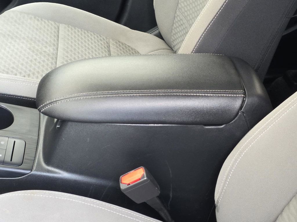 Used 2022 Ford Escape SE image 7
