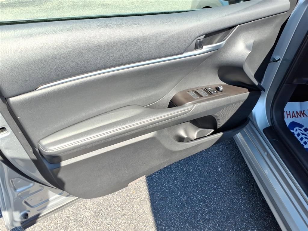 Used 2024 Toyota Camry XSE image 11