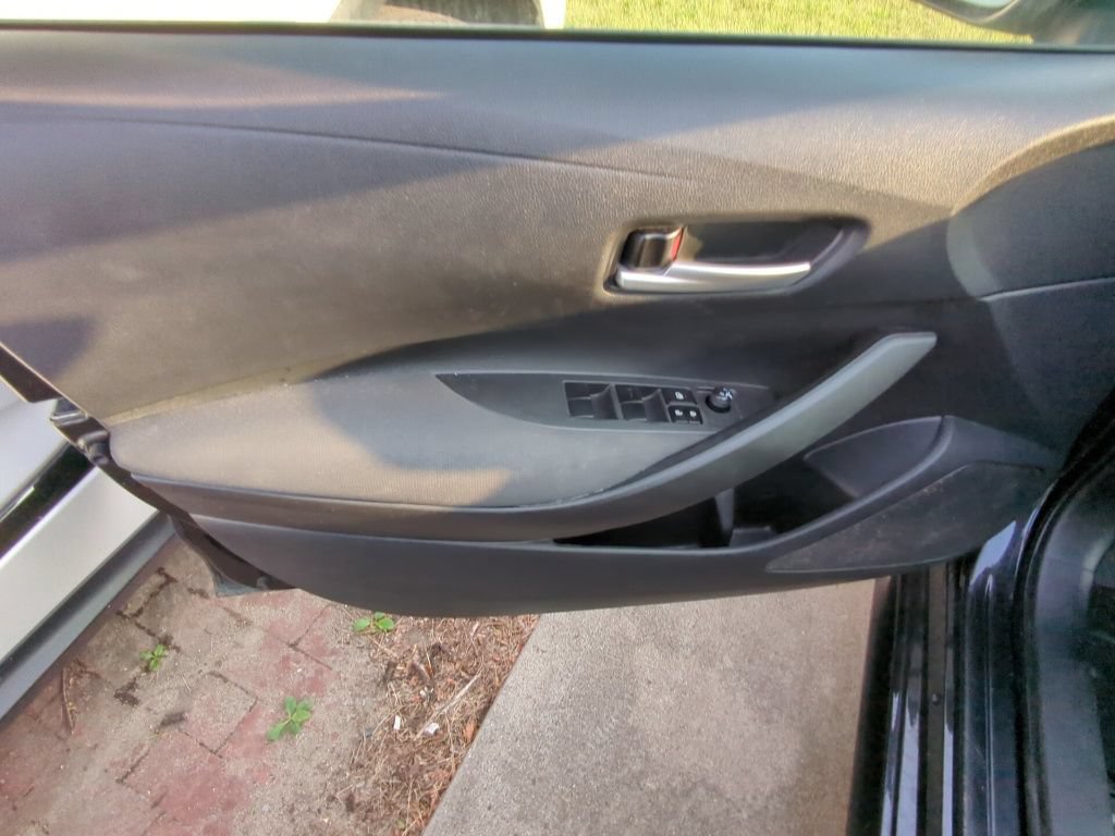 Used 2021 Toyota Corolla LE FWD image 8