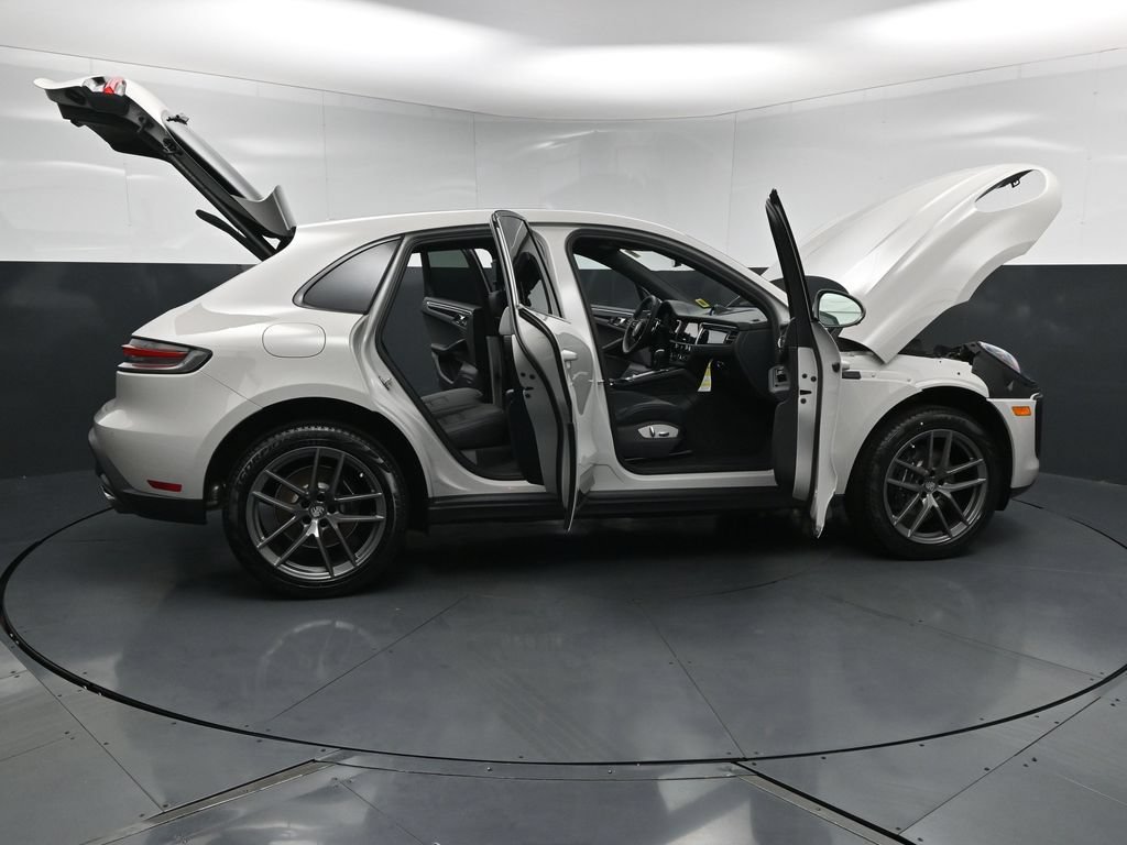 New 2026 Porsche Macan Turbo AWD/4WD image 33