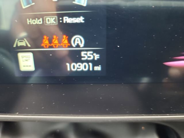 Used 2025 Kia Sportage EX w/ Premium Package image 19