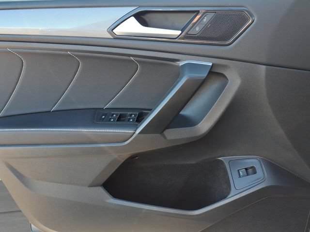 Used 2024 Volkswagen Tiguan SE AWD/4WD image 16