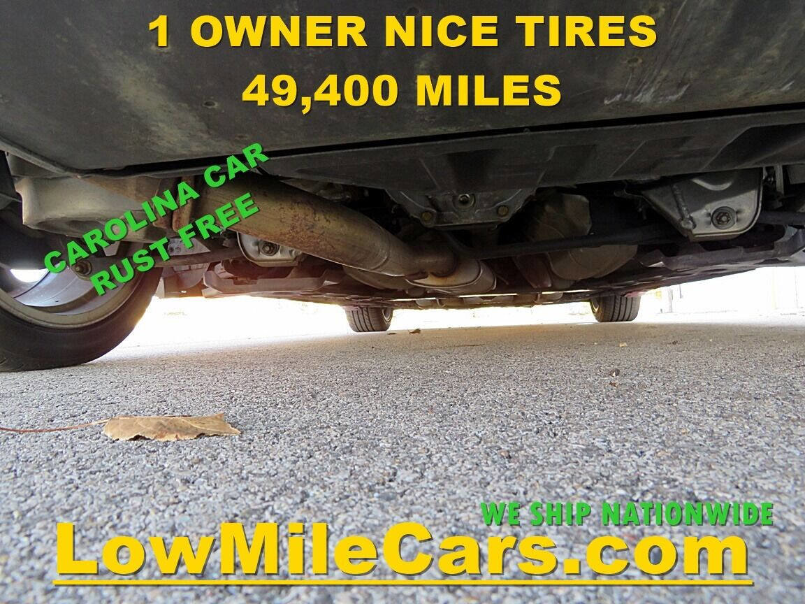 Used 2003 INFINITI G35 Coupe w/ Premium Pkg image 3