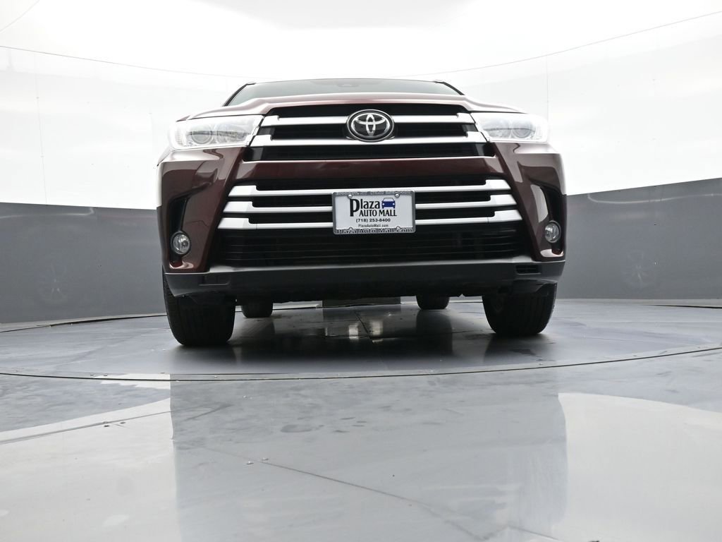 Certified 2019 Toyota Highlander XLE AWD/4WD image 29