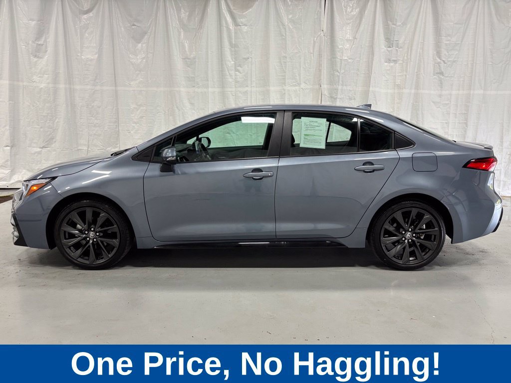 Used 2026 Toyota Corolla SE FWD image 4
