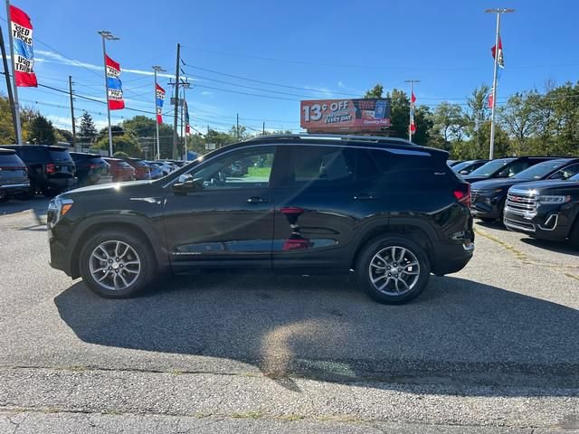 Used 2024 GMC Terrain SLT AWD/4WD image 6