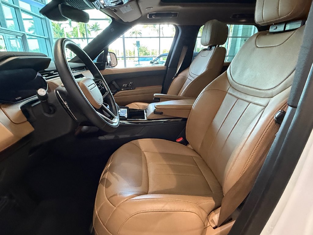 Used 2024 Land Rover Range Rover Sport SE AWD/4WD image 10
