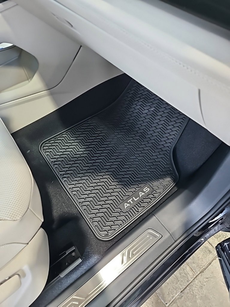 New 2026 Volkswagen Atlas SE image 14