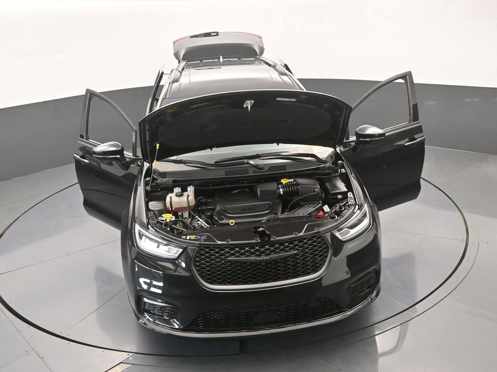 Used 2024 Chrysler Pacifica Limited w/ S Appearance Package image 81