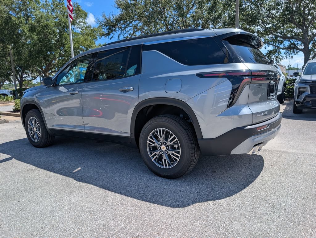 New 2027 Chevrolet Traverse LT FWD image 7
