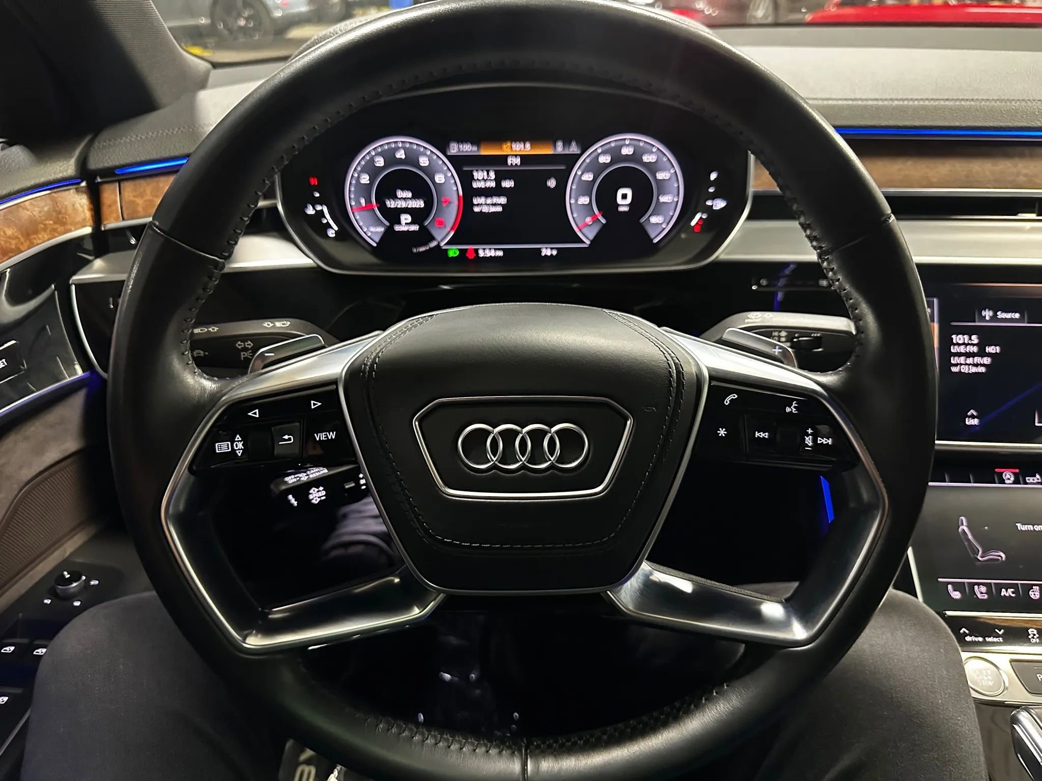 Used 2020 Audi A8 L 4.0T image 30