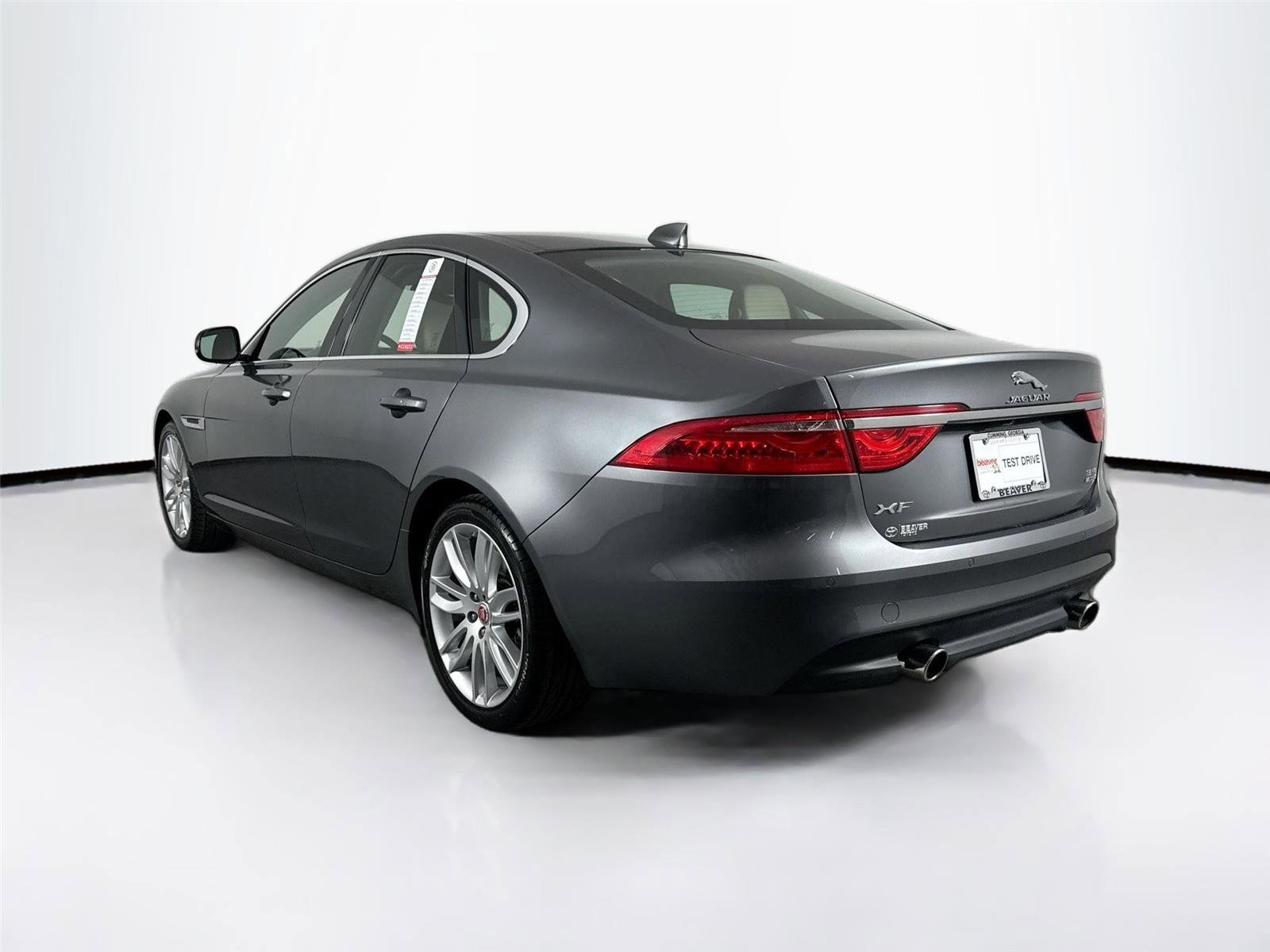 Used 2017 Jaguar XF Prestige image 13