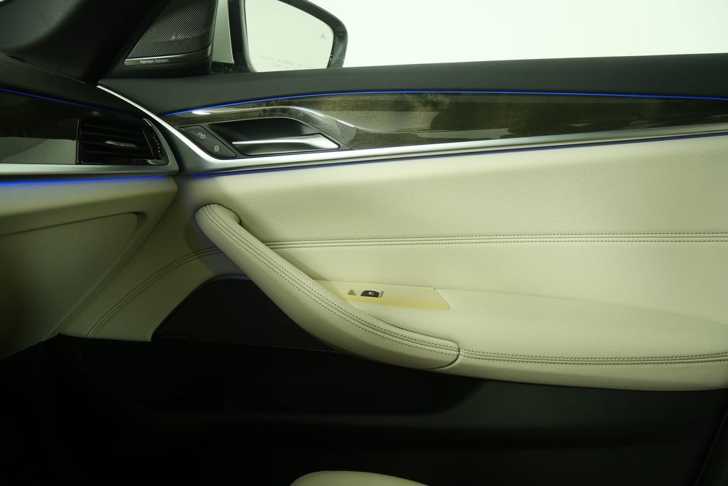 Certified 2023 BMW 530i w/ Premium Package image 27