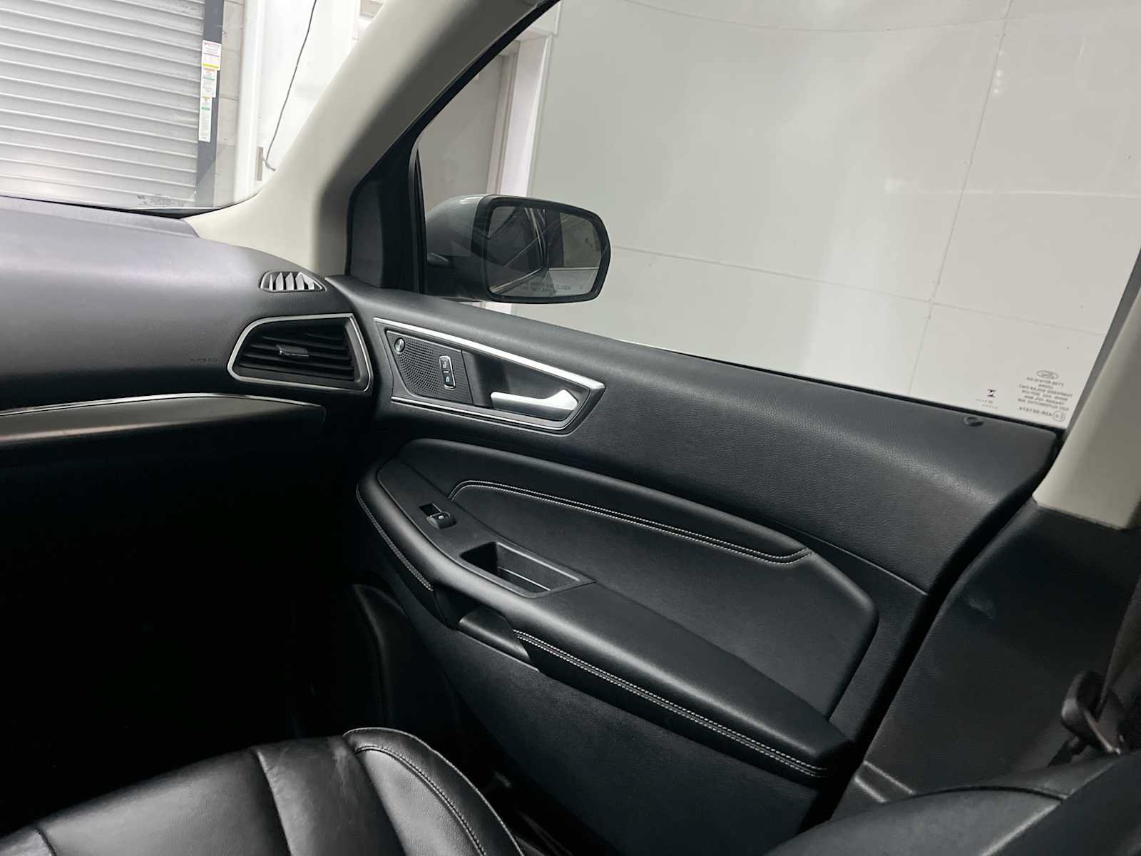 Used 2022 Ford Edge Titanium AWD/4WD image 11