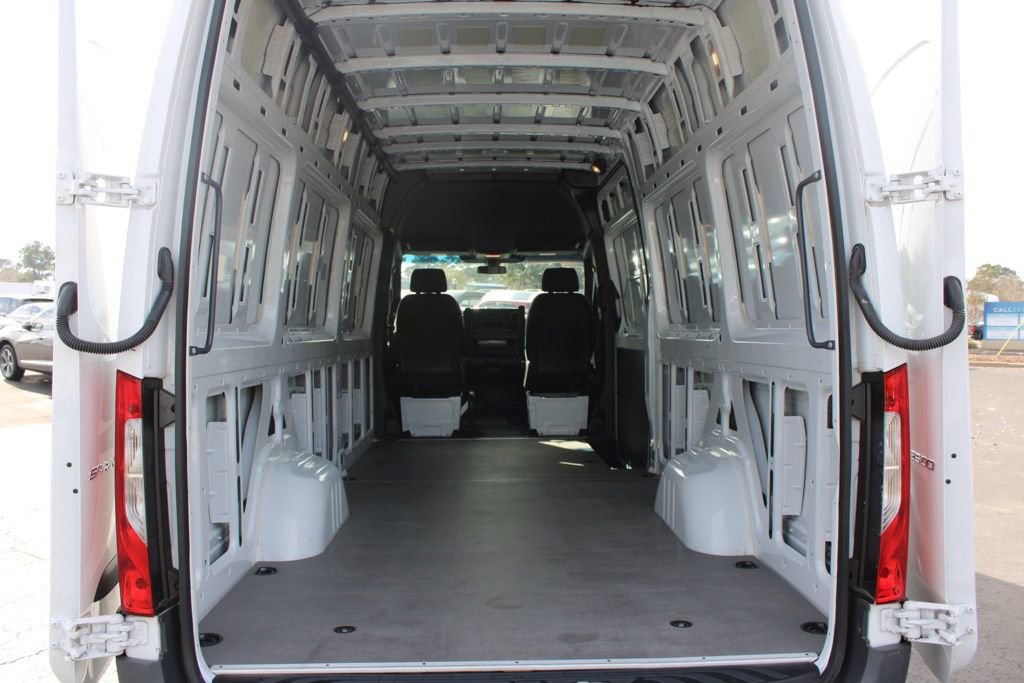 Used 2023 Mercedes-Benz Sprinter 2500 image 16