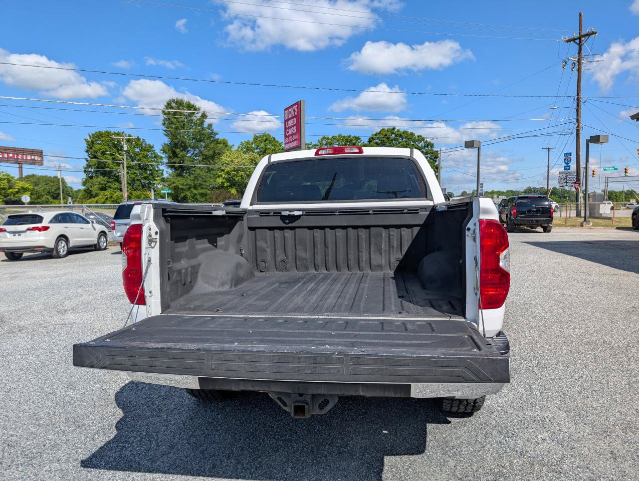 Used 2018 Toyota Tundra SR5 w/ SR5 Upgrade Package AWD/4WD image 25