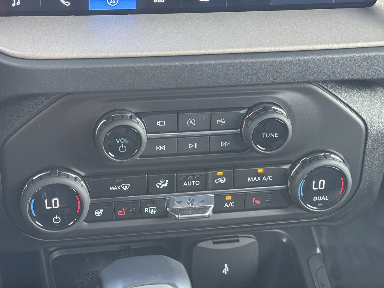 Used 2026 Ford Bronco Outer Banks AWD/4WD image 23