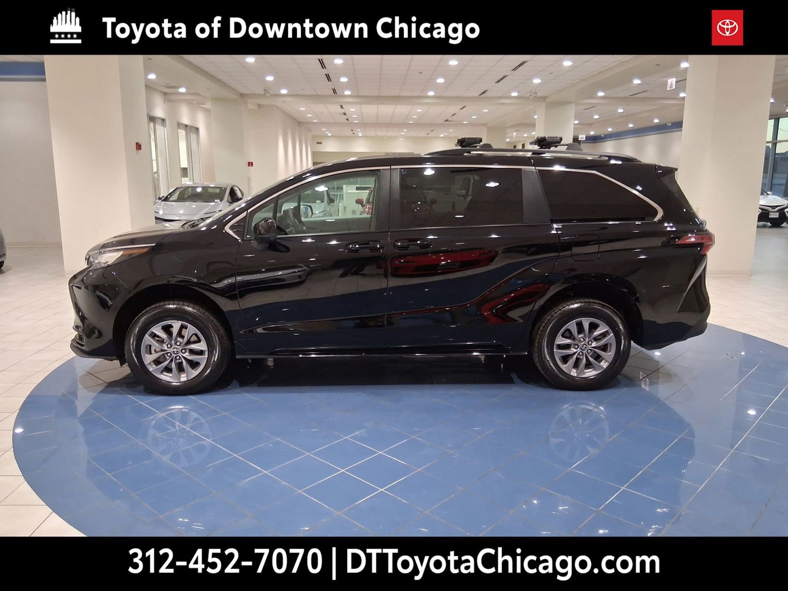 Used 2022 Toyota Sienna LE video 2
