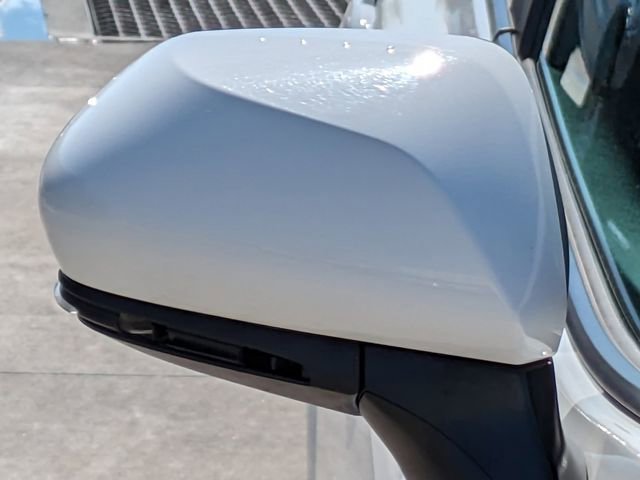 Used 2025 Toyota Camry SE image 13