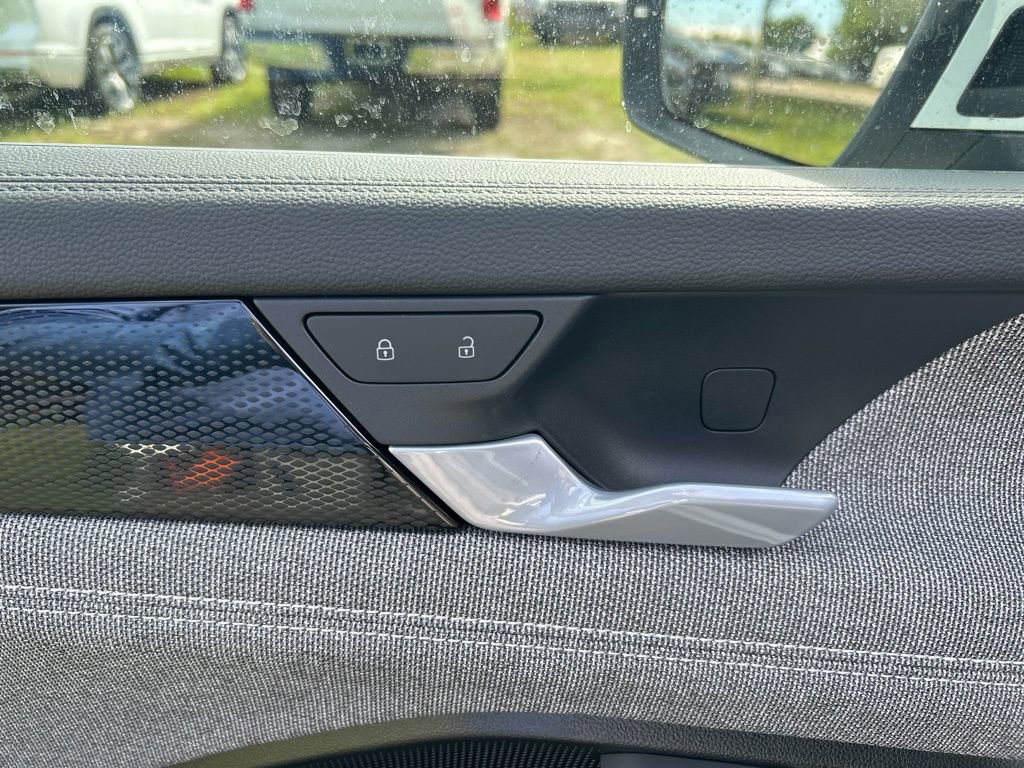 New 2026 Volkswagen Tiguan S image 11