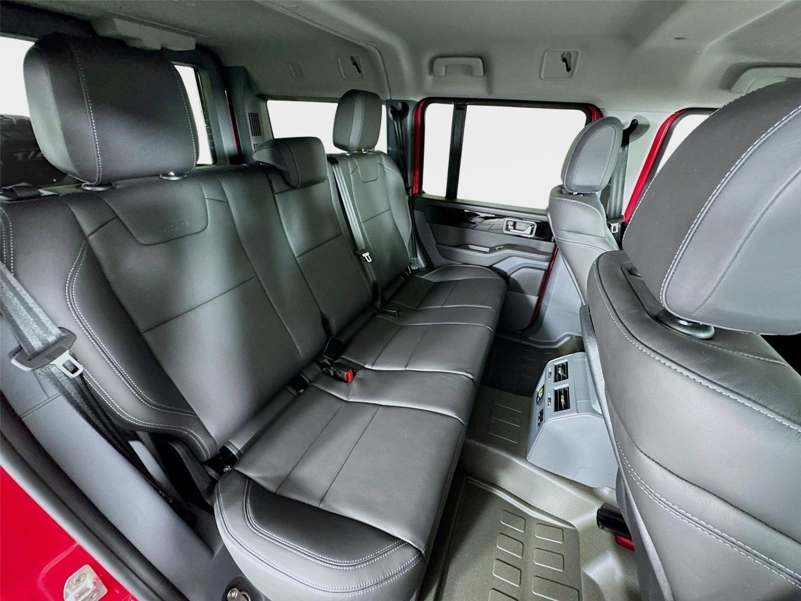 Used 2025 INEOS Grenadier AWD/4WD image 25