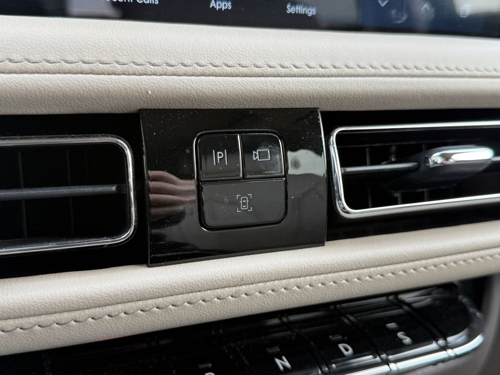 Used 2023 Lincoln Nautilus Reserve w/ Equipment Group 202A image 26