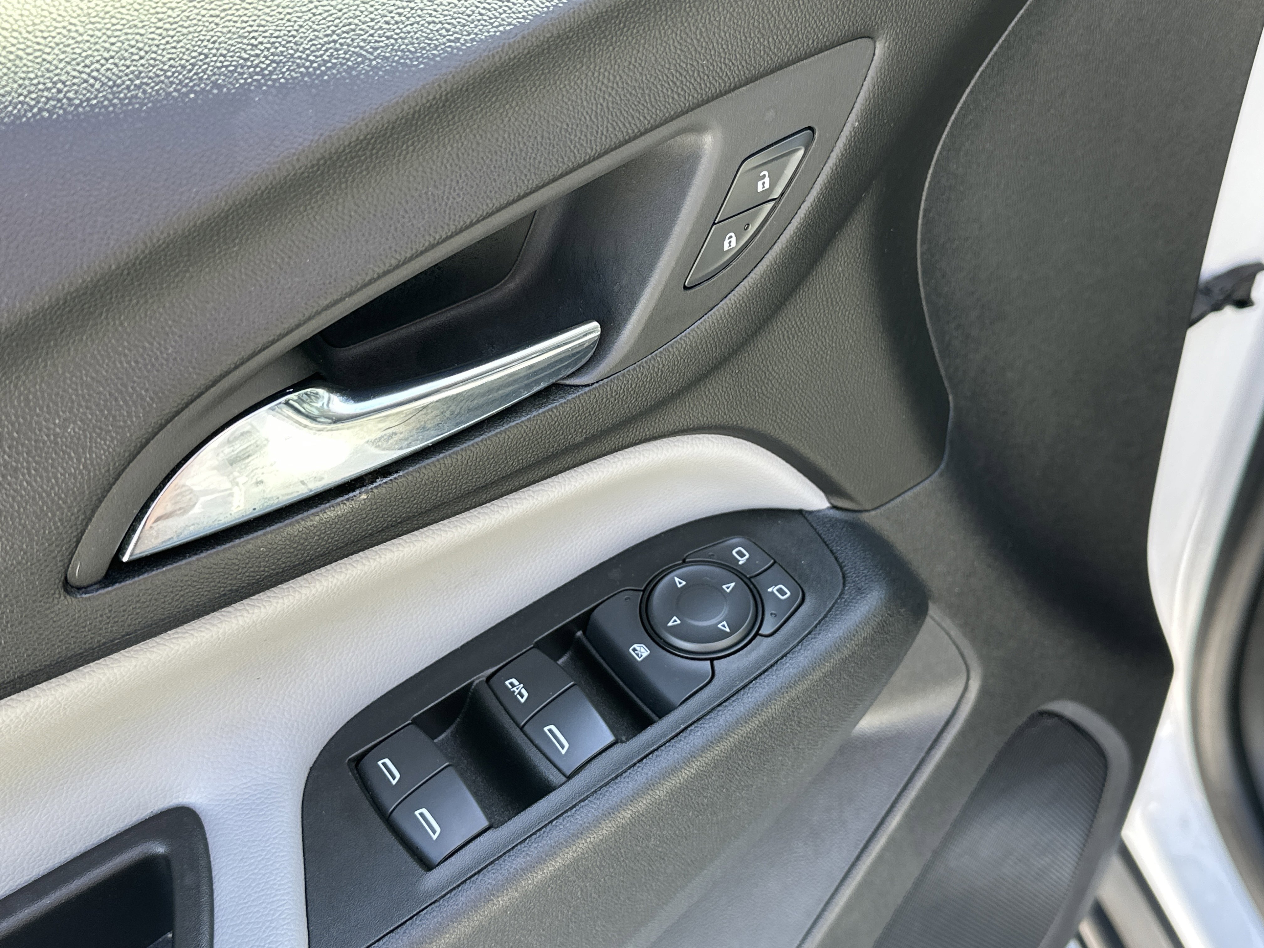 Used 2023 Chevrolet Equinox LS w/ LS Convenience Package image 15