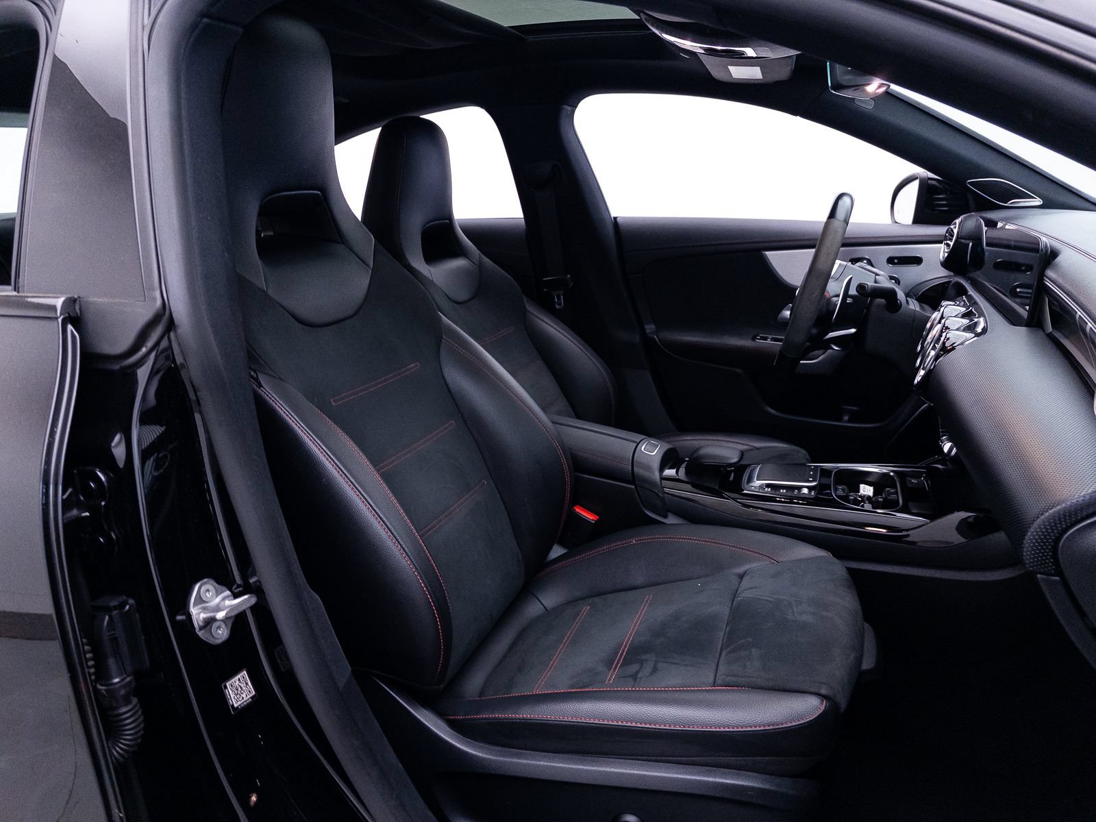 Used 2021 Mercedes-Benz CLA 35 AMG 4MATIC image 42