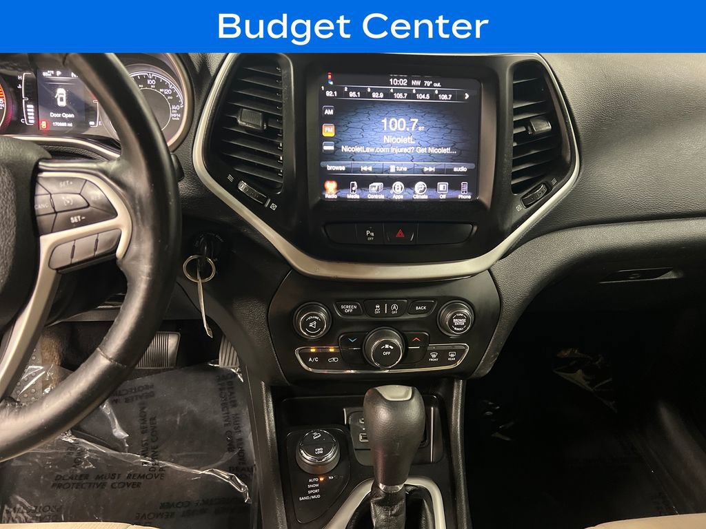 Used 2017 Jeep Cherokee Latitude w/ Safety/Convenience Group AWD/4WD image 21