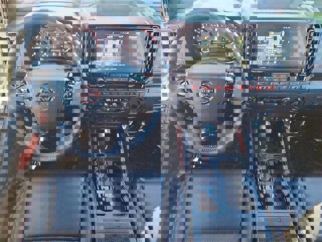 Certified 2025 Nissan Frontier PRO-4X w/ Pro Premium Package image 10