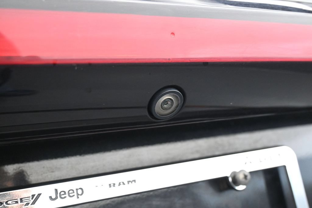 Used 2023 Chrysler Pacifica Touring-L FWD image 33