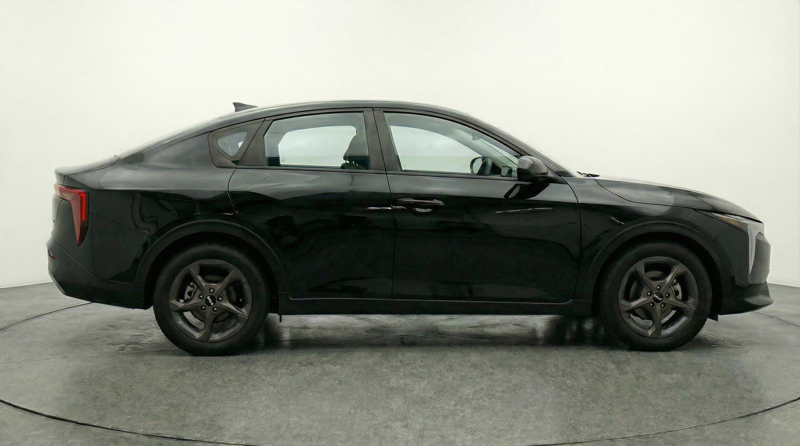 Used 2025 Kia K4 LXS image 11