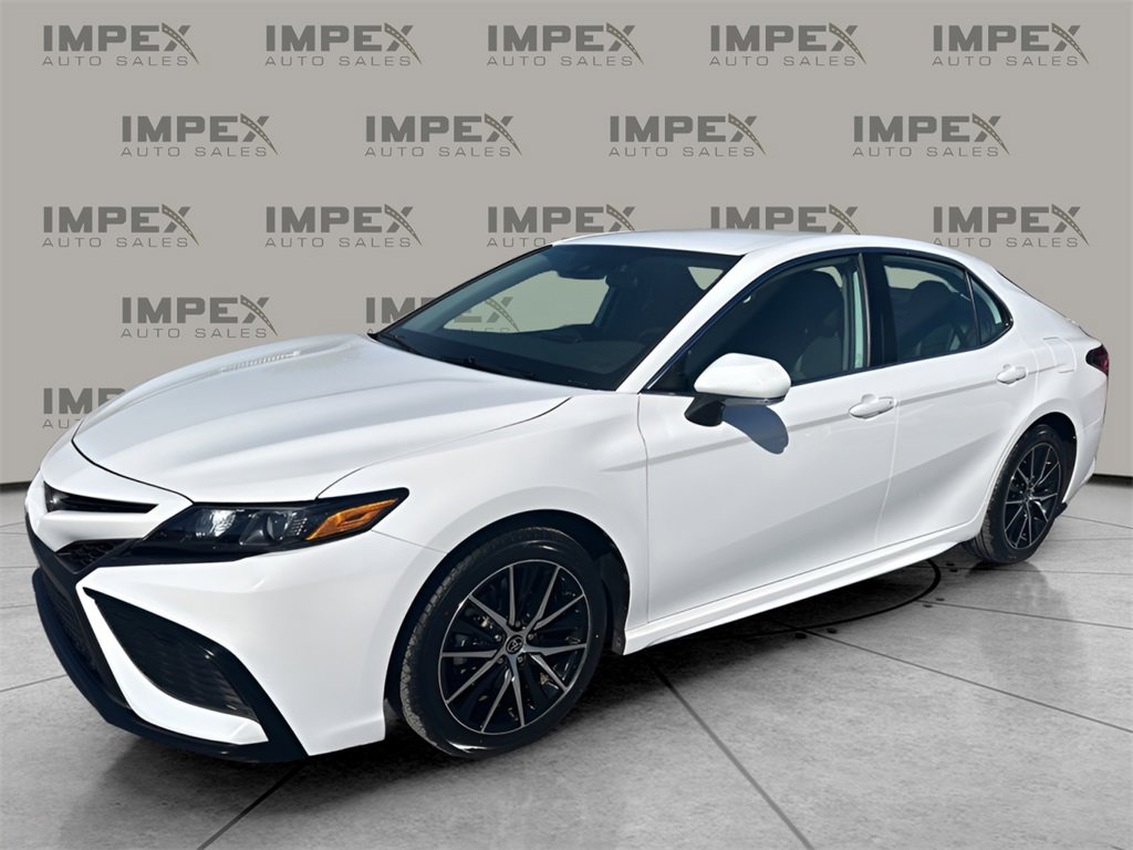 Used 2024 Toyota Camry SE