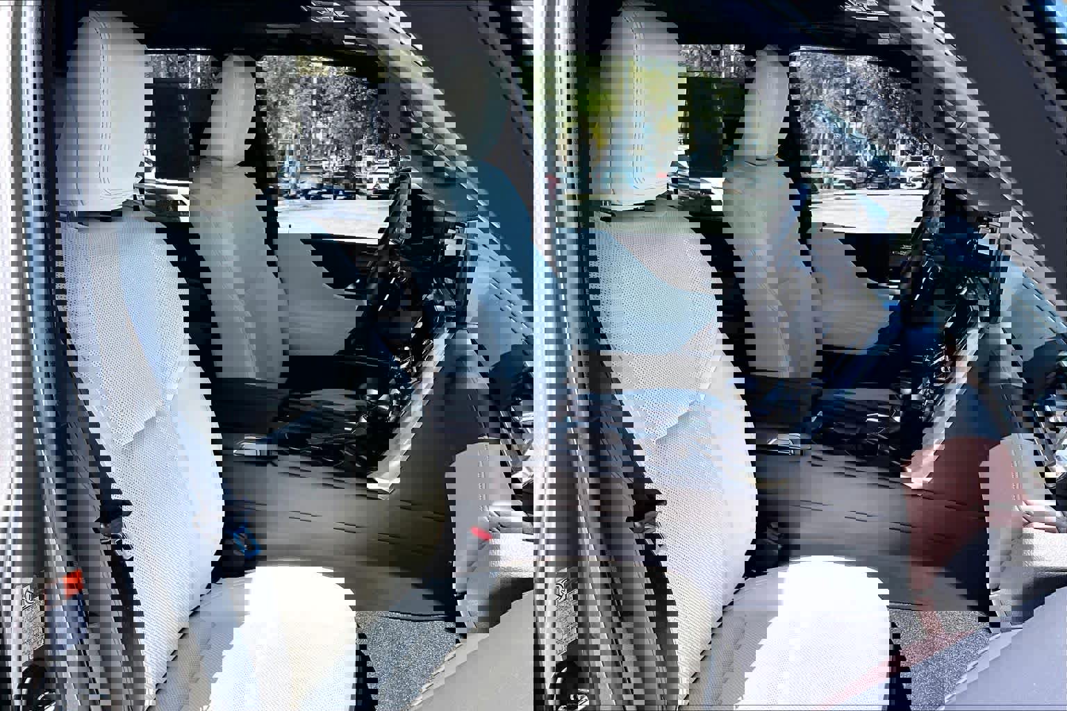 Used 2024 Lexus LX 600 4WD w/ Luxury Package image 8