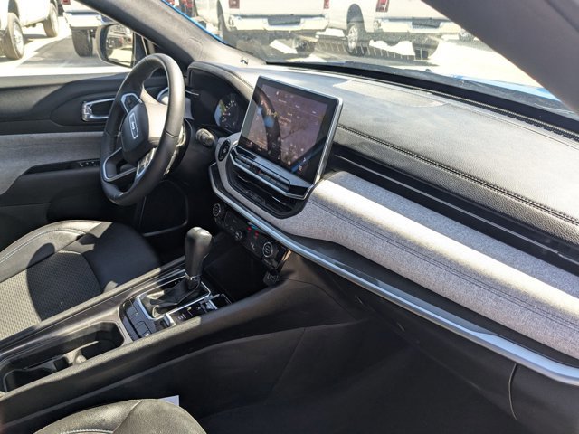 Used 2024 Jeep Compass Latitude image 20