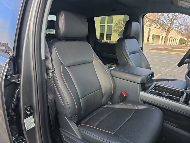 New 2026 Ford F250 Lariat w/ Black Appearance Package image 24