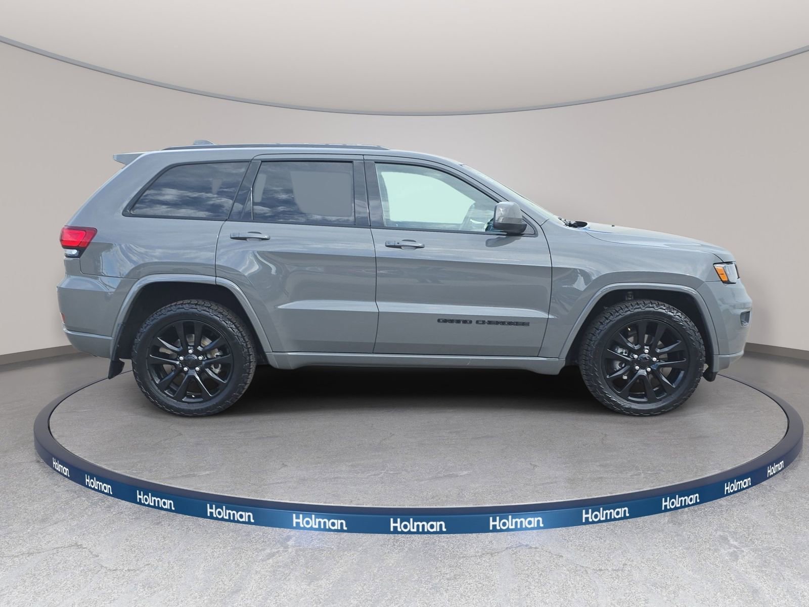 Used 2019 Jeep Grand Cherokee Altitude AWD/4WD image 5