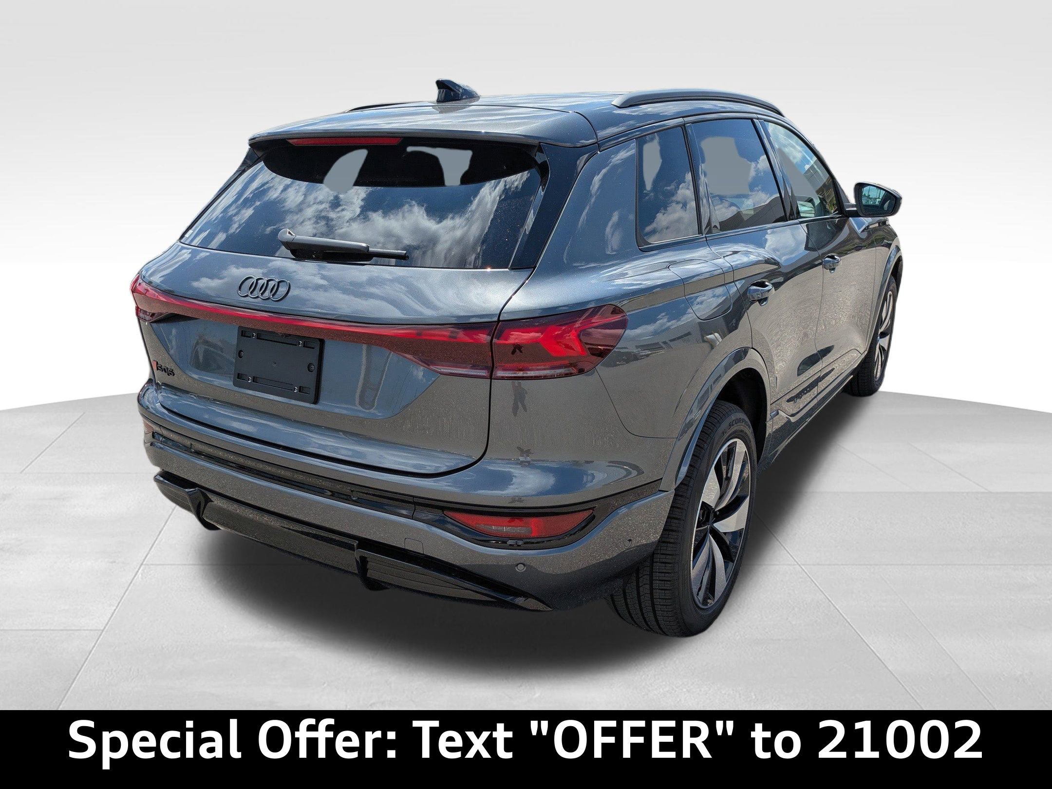 New 2025 Audi SQ6 e-tron Premium Plus image 2