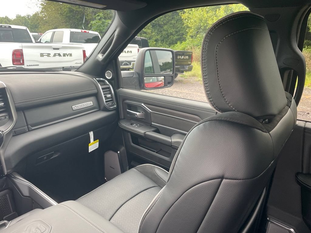 New 2026 RAM 2500 Laramie AWD/4WD image 22