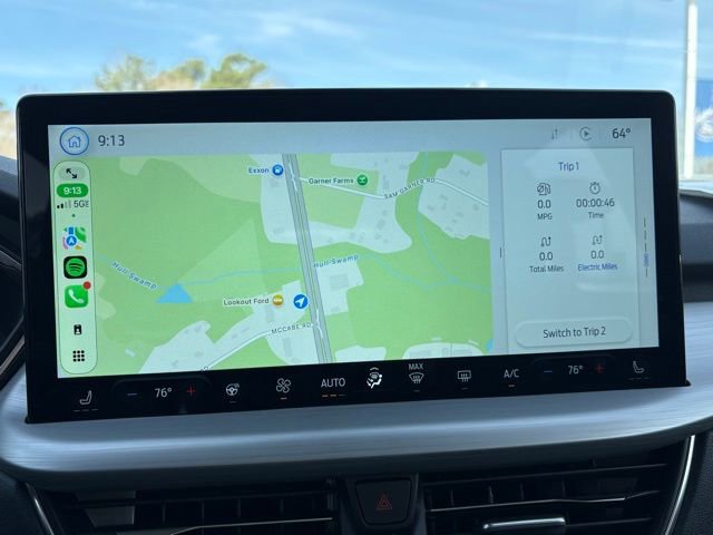 New 2025 Ford Escape SE w/ PHEV Premium Package FWD image 19